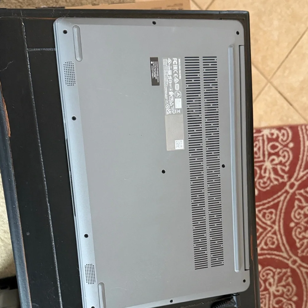 Lenovo Ideapad 1 Silver Laptop with Box
